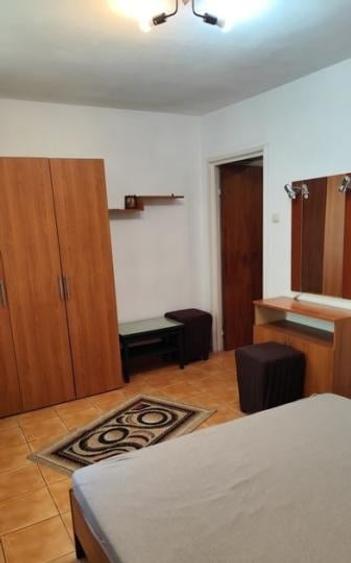 Apartament cu 3 camere semidecomandat, mobilat în Obor