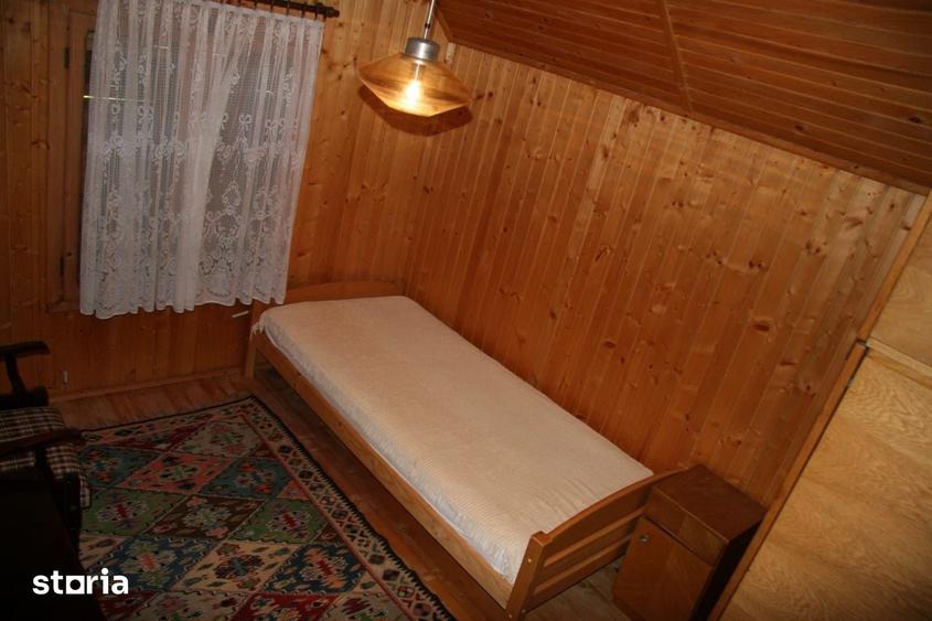 Casă cu 5 camere cu Teren 6000 Mp în Bârla