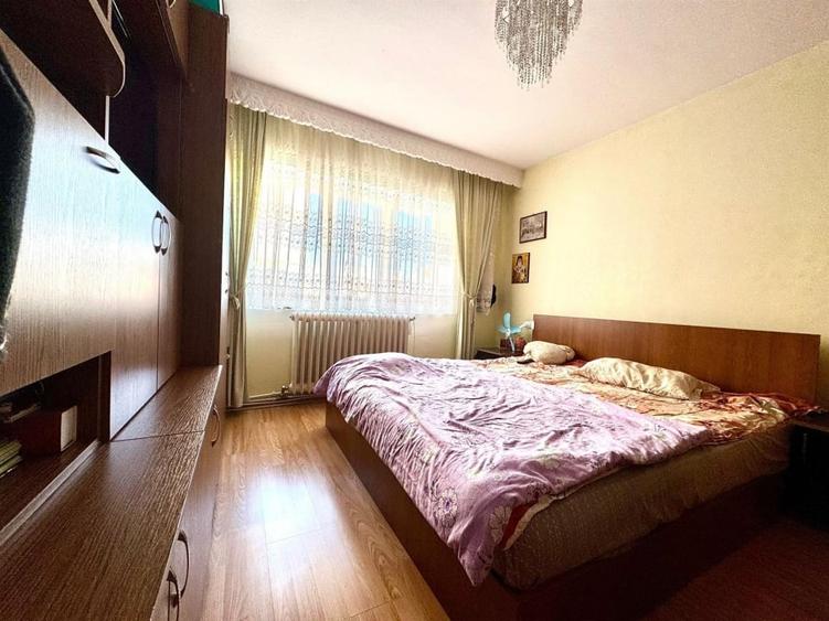 Apartament cu 2 camere decomandat în Între Lacuri