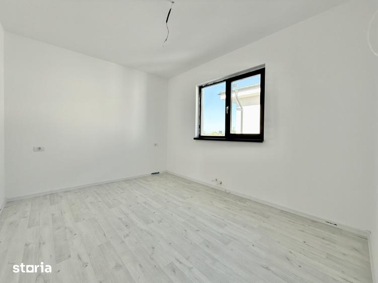 Casă cu 4 camere cu Teren 300 Mp în Lumina