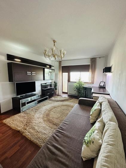 Apartament cu 3 camere decomandat în Sat Vacanță