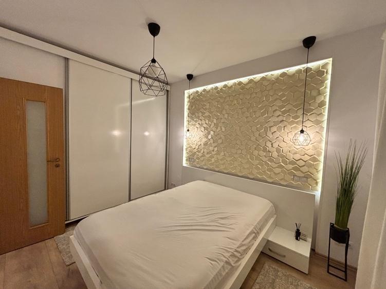 Apartament cu 2 camere decomandat, mobilat în Central