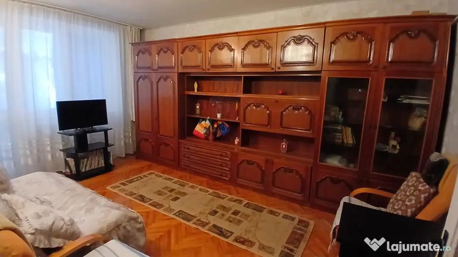 Apartament cu 3 camere decomandat, mobilat în Iancului