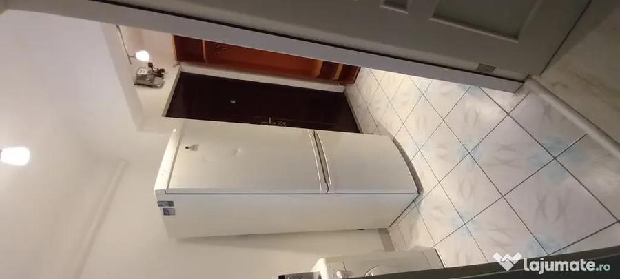Apartament cu 3 camere semidecomandat în P-ța Reșița