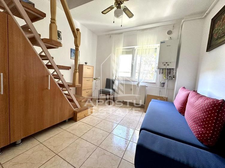 Apartament cu 3 camere nedecomandat în Girocului