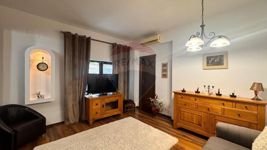 Casă individuală cu 3 camere cu Canalizare în Far