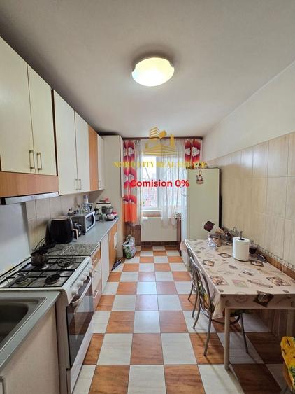 Duplex cu 4 camere cu Canalizare în Pasărea