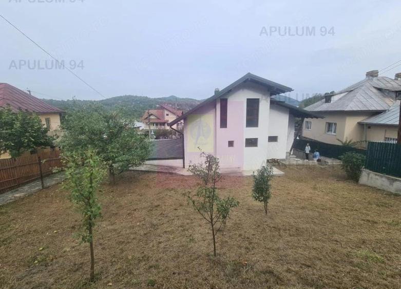 Casă cu Teren 649 Mp în Central