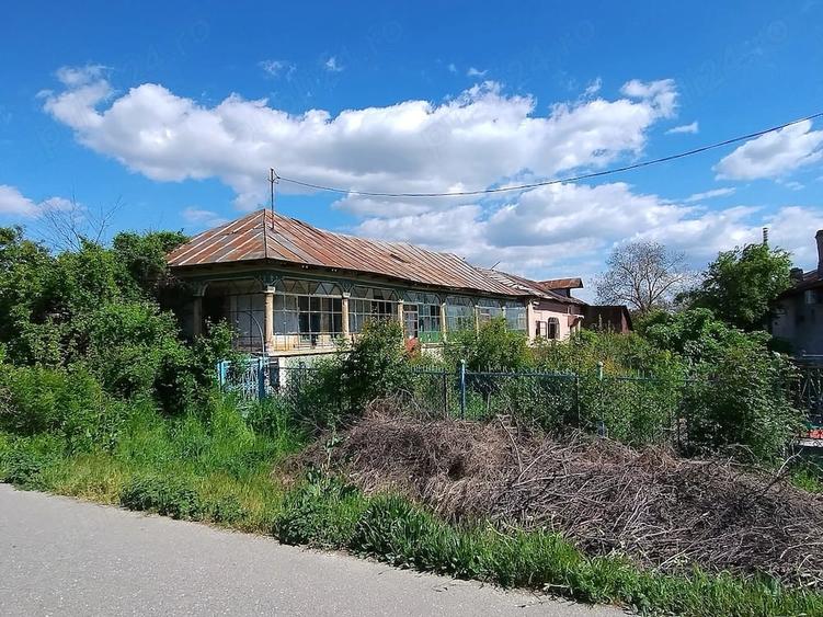 Casă cu Teren 2300 Mp în Tântava