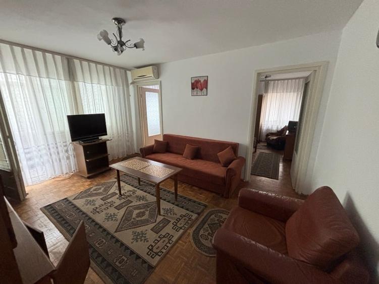 Apartament cu 4 camere semidecomandat, mobilat în Inel II
