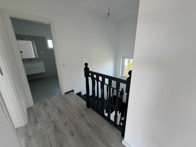 Casă cu 4 camere în Tărlungeni