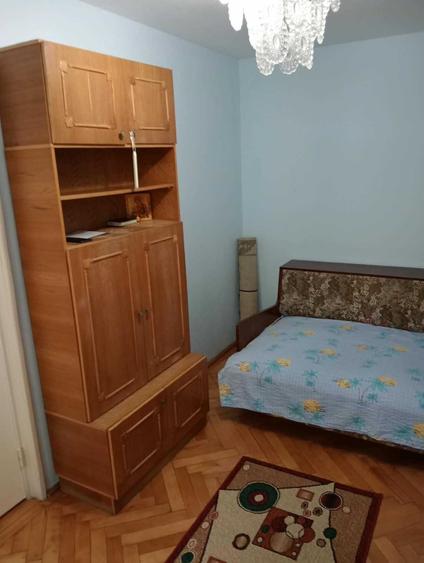 Apartament cu 3 camere nedecomandat în Exterior Vest