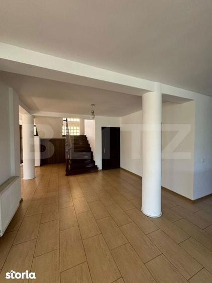 Casă cu 6 camere cu Teren 1654 Mp în Aninoasa