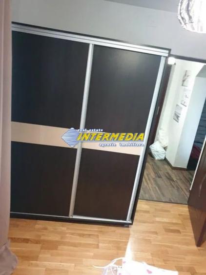 Apartament cu 3 camere decomandat, mobilat în Cetate
