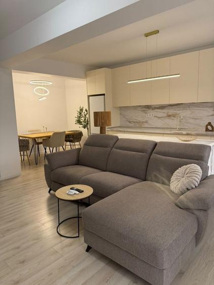 Apartament cu 2 camere decomandat în Florești
