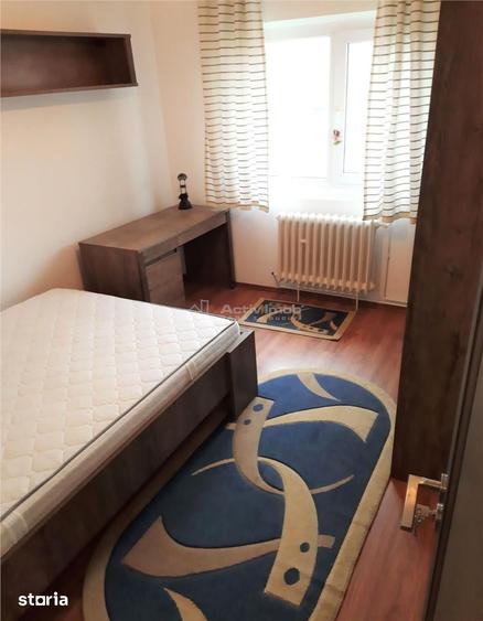 Apartament cu 3 camere decomandat în Traian