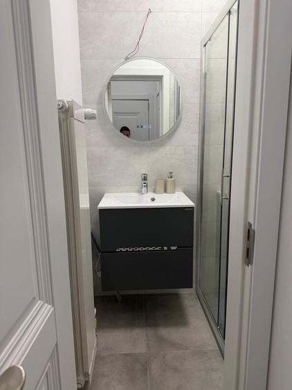 Apartament cu 3 camere decomandat în Lahovari