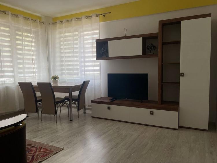 Apartament cu 2 camere decomandat în Milcov