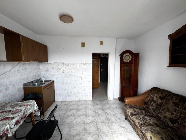 Garsonieră decomandată în Oancea