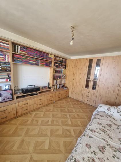 Apartament cu 2 camere decomandat în Lacul Tei