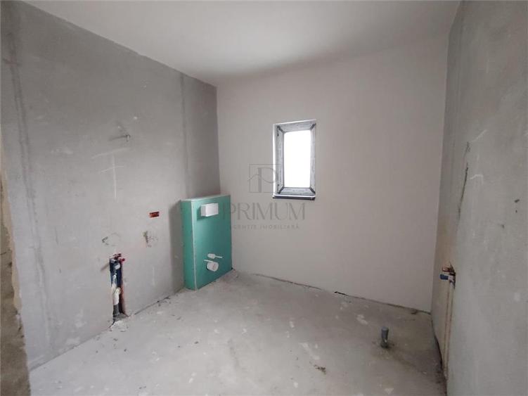 Duplex cu 4 camere cu Canalizare în Moșnița Nouă