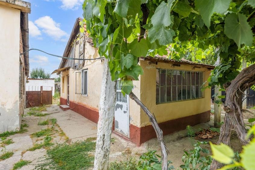 Casă individuală cu 3 camere cu Teren 1480 Mp în Gai