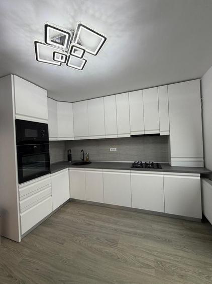 Casă cu 3 camere în Central