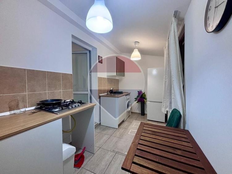 Apartament cu 2 camere, mobilat în Periferie