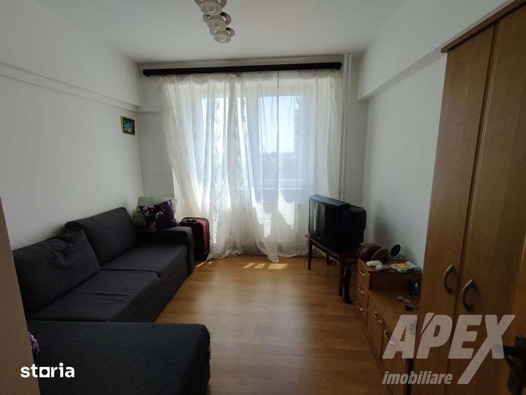 Apartament cu 3 camere decomandat în Titan