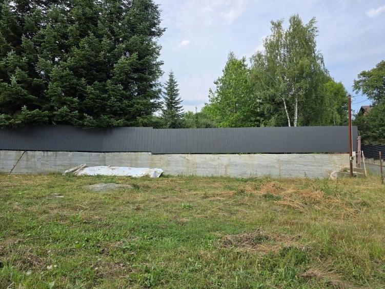 Teren de 422 mp, în Poiana