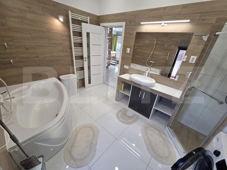 Apartament cu 3 camere decomandat, mobilat în Central
