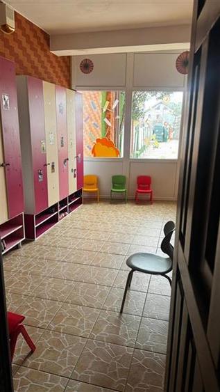 Duplex cu 7 camere cu Canalizare în Central