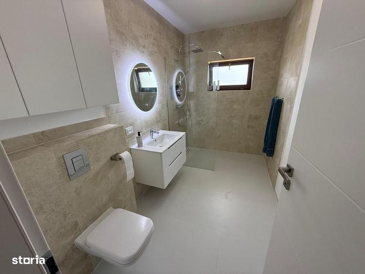 Casă cu 4 camere în Central