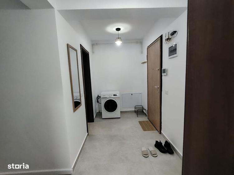 Garsonieră decomandată în Vest
