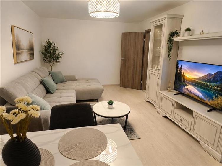 Apartament cu 2 camere decomandat, mobilat în Tractorul — fotografia 1