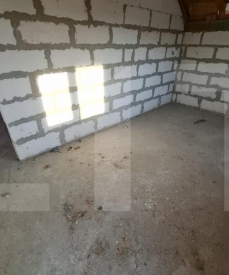 Casă cu 4 camere cu Teren 582 Mp în Teslui