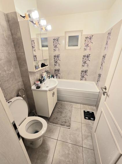 Apartament cu 2 camere decomandat în Rovine