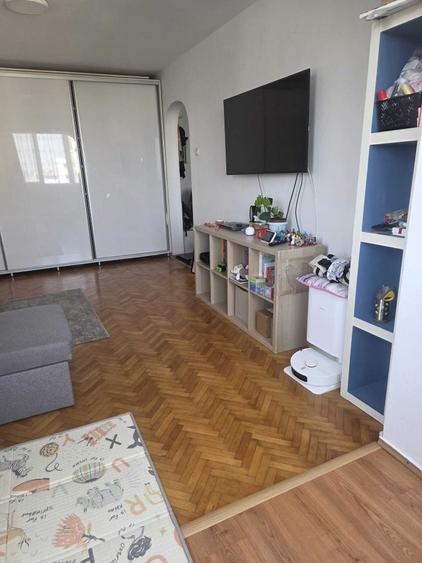 Apartament cu 2 camere semidecomandat în Dosu Bricii