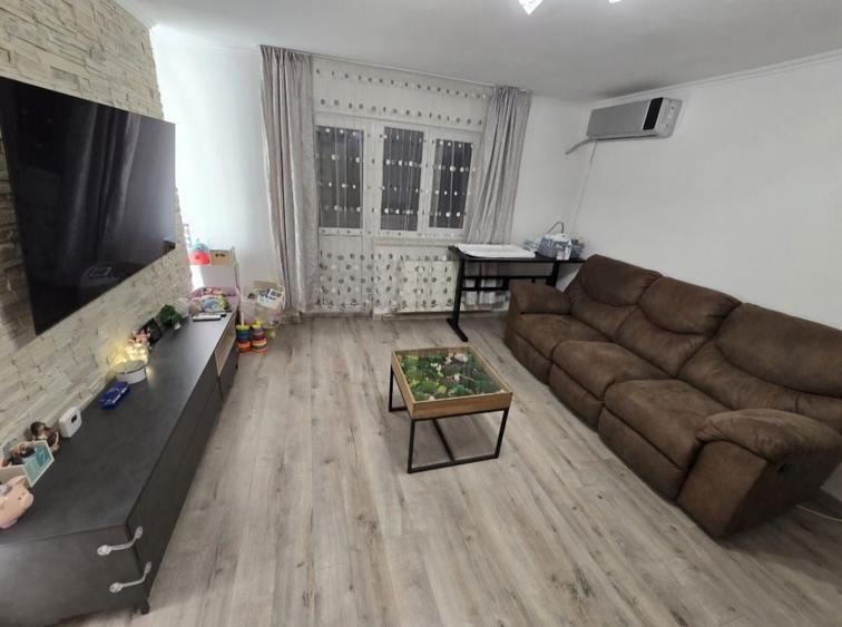 Apartament cu 2 camere semidecomandat în George Enescu