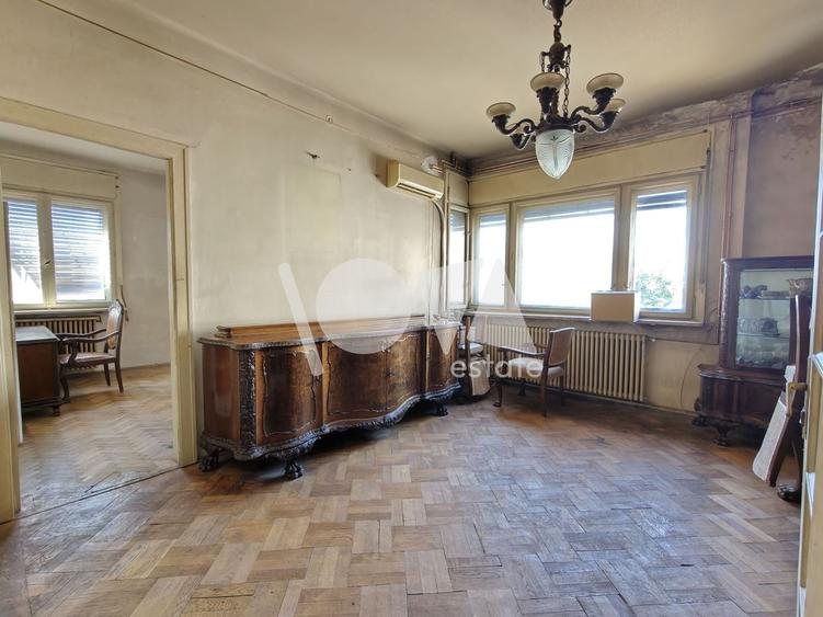 Apartament cu 3 camere semidecomandat în P-ța Sfântul Ștefan