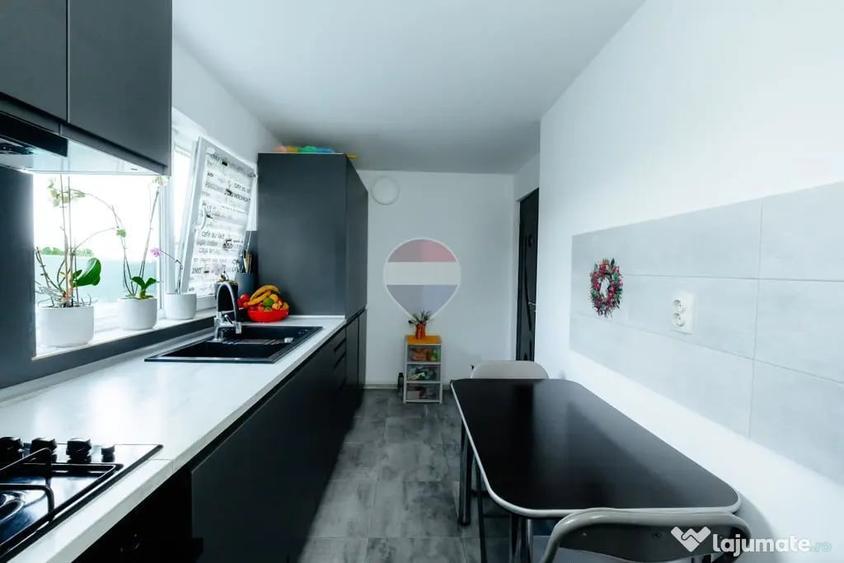 Casă cu 5 camere cu Teren 1800 Mp în Udeni-Zăvoi