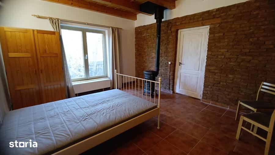 Casă cu 3 camere cu Teren 2135 Mp în Petrești