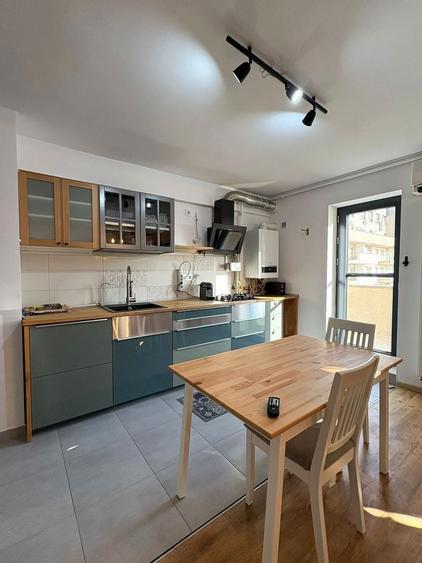 Apartament cu 3 camere în Drumul Taberei