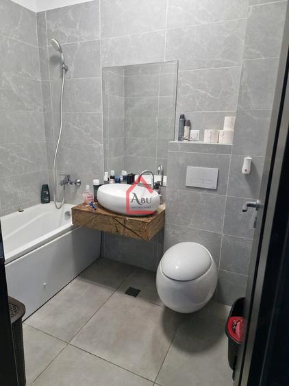Apartament cu 2 camere semidecomandat în Filiași