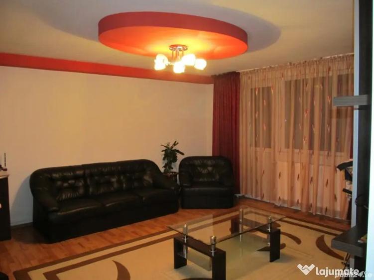 Casă cu 5 camere cu Teren 1100 Mp în Central