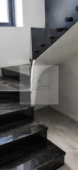 Casă individuală cu 5 camere cu Canalizare în Tineretului