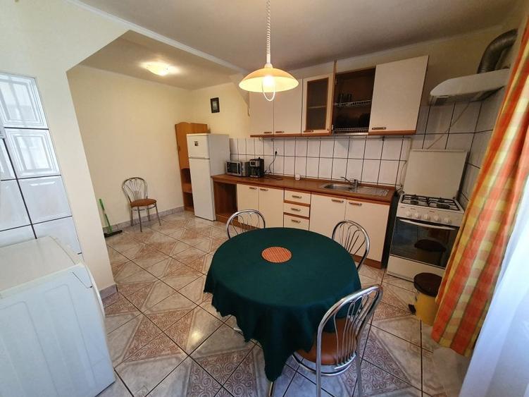 Apartament cu 2 camere decomandat, mobilat în Central