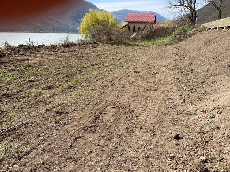 Teren de 4850 mp, în Liborajdea