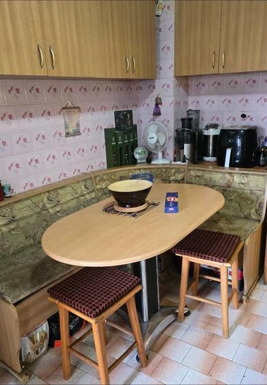 Apartament cu 4 camere semidecomandat în Militari