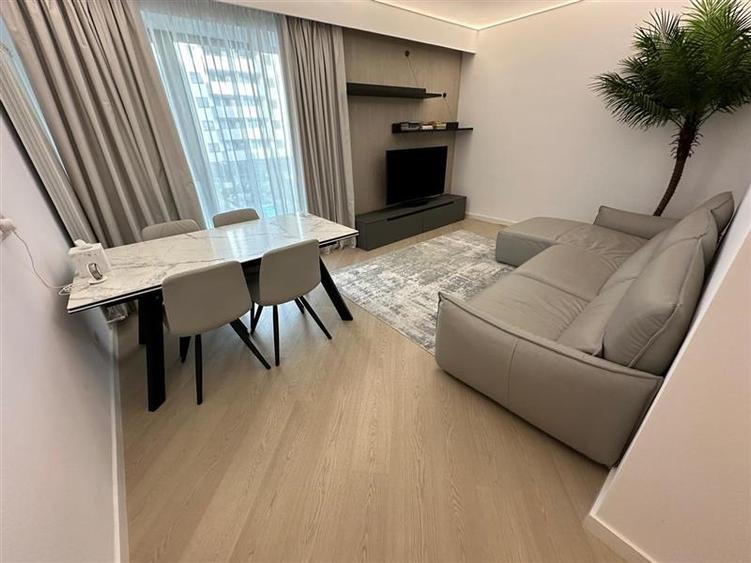 Apartament cu 3 camere decomandat, mobilat în Pipera